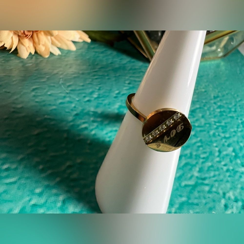 Women’s ring  - Picture 3 of 5
